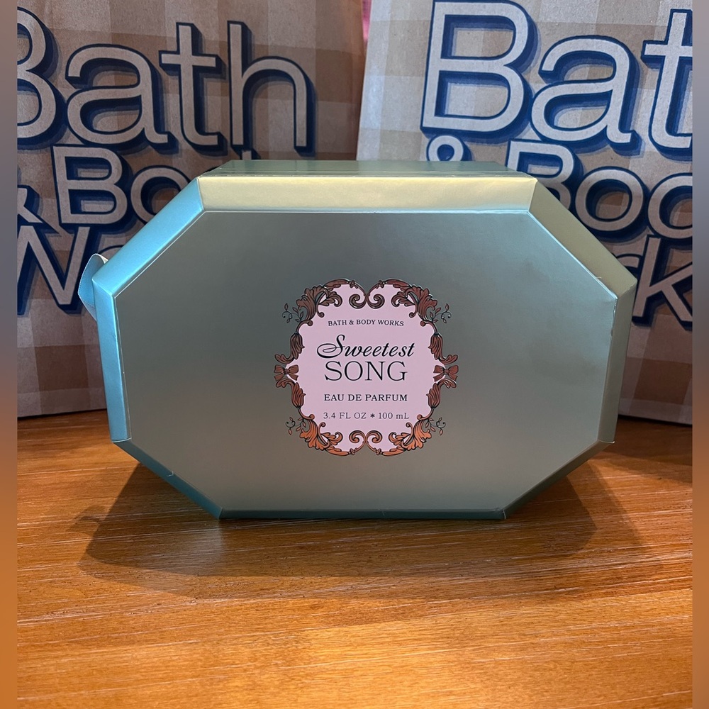 Bath & Body Works New Mother’s Day Sweetest Song Perfume and Music Box 🎀